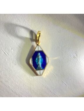 Vintage 10k gold Religious pendant